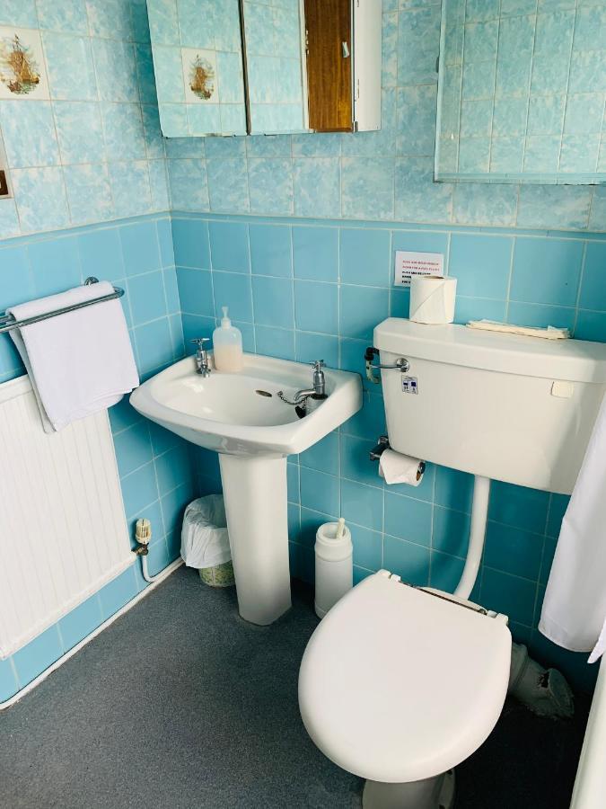 Ye Olde White Harte Hotel Burnham-on-Crouch Номер фото
