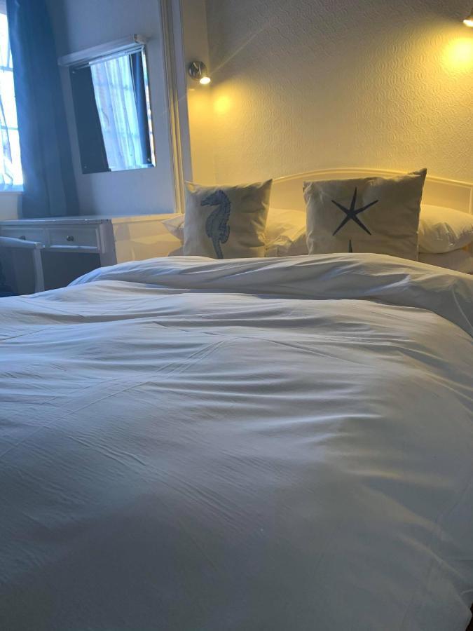 Ye Olde White Harte Hotel Burnham-on-Crouch Экстерьер фото