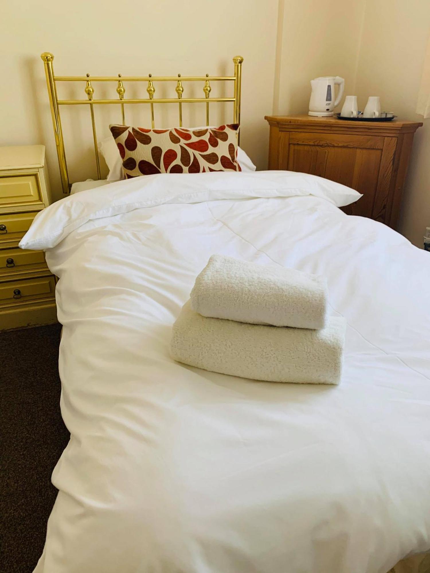 Ye Olde White Harte Hotel Burnham-on-Crouch Номер фото